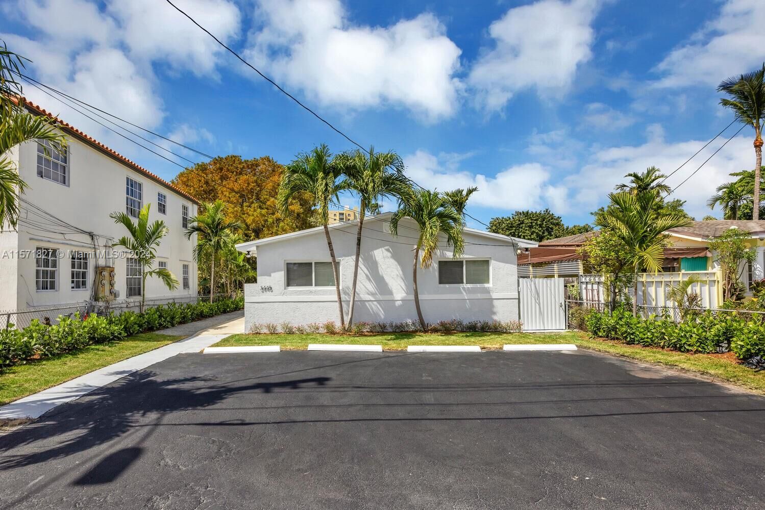 Property Photo: 3445 SW 23rd Ter 3445 FL 33145