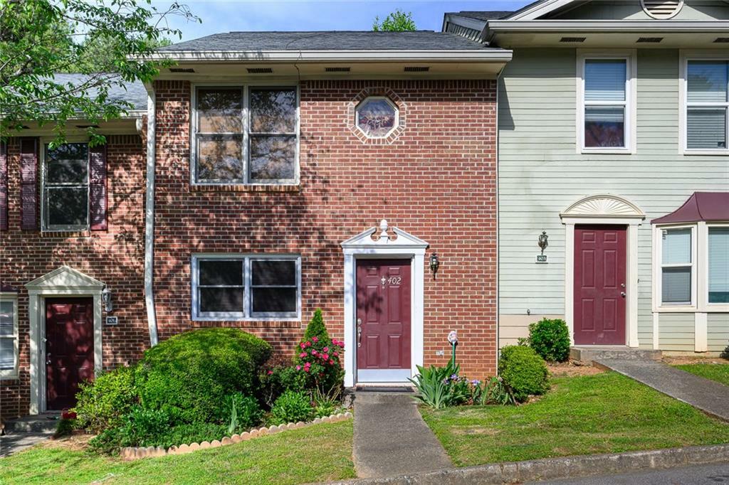 Property Photo: 402 Autumn Leaf Way GA 30093