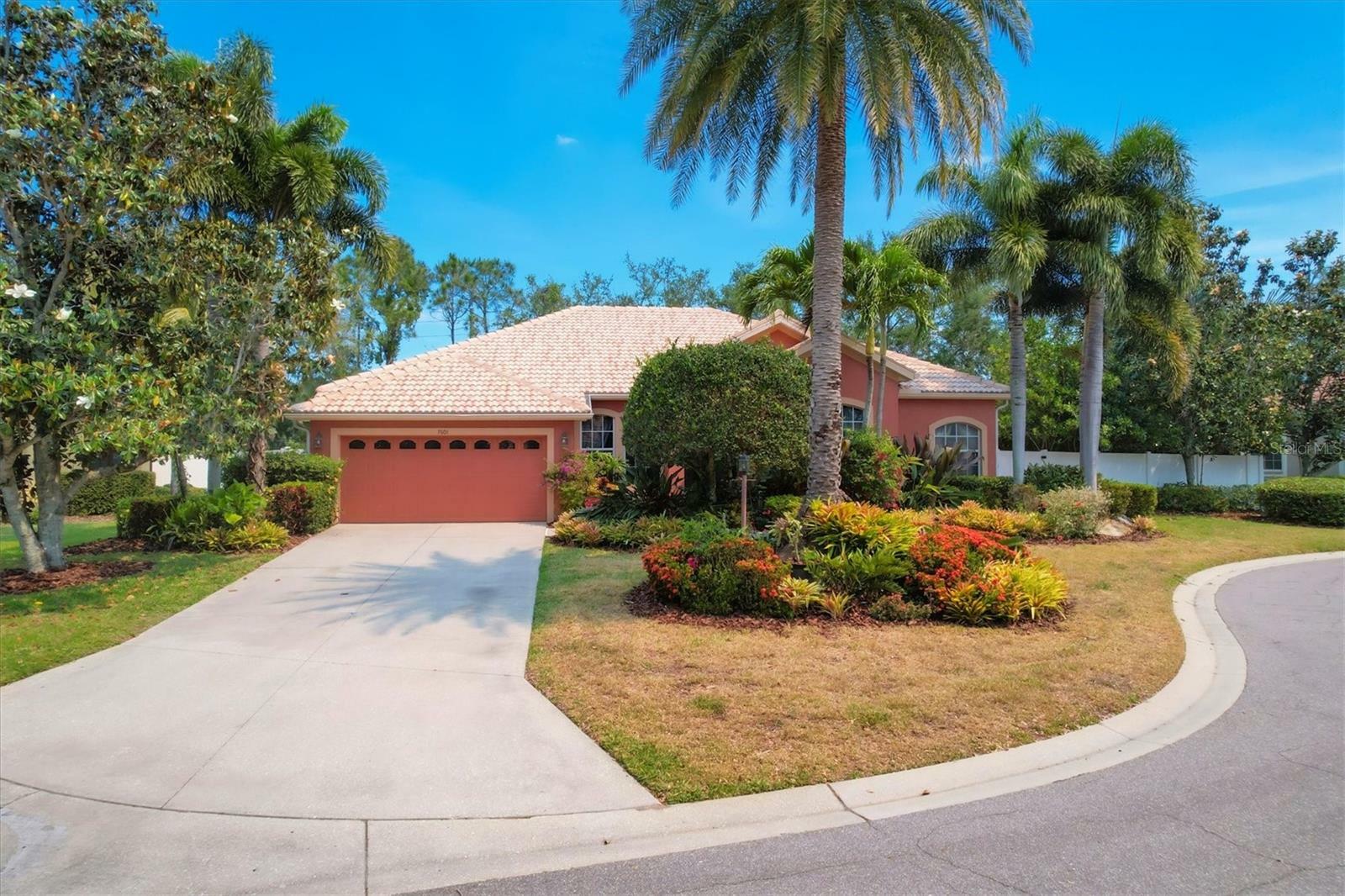 Property Photo:  7601 Palmer Glen Circle  FL 34240 