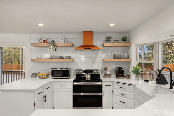 Property Photo:  20601 SE 271st Street  WA 98042 