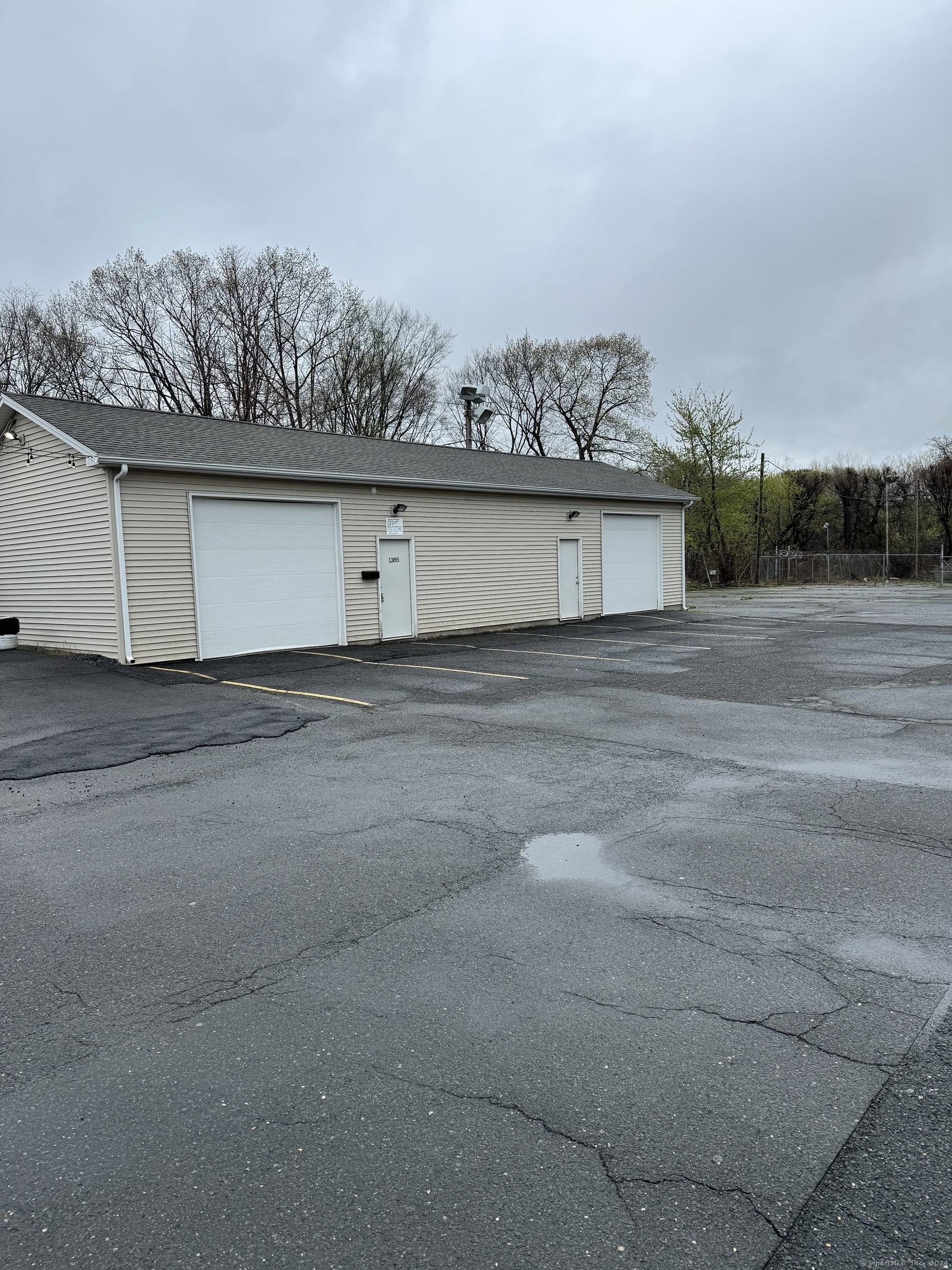 Property Photo:  1385 East Street Rear  CT 06053 