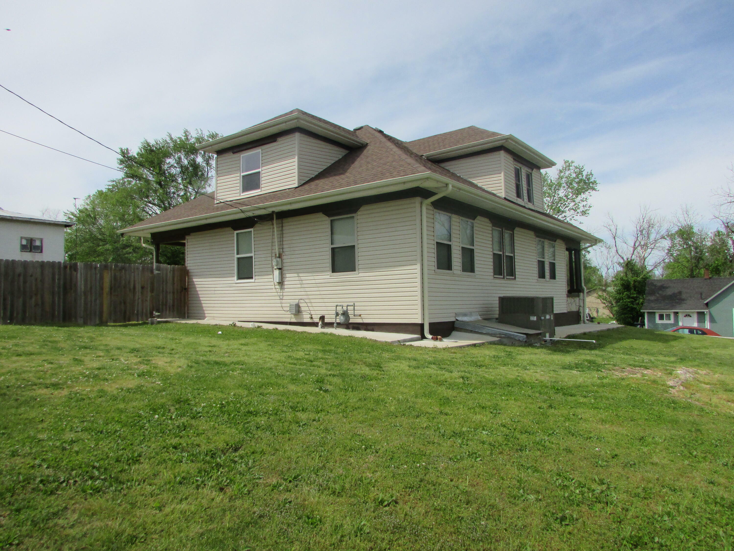 Property Photo:  106 Apple Street  MO 64831 