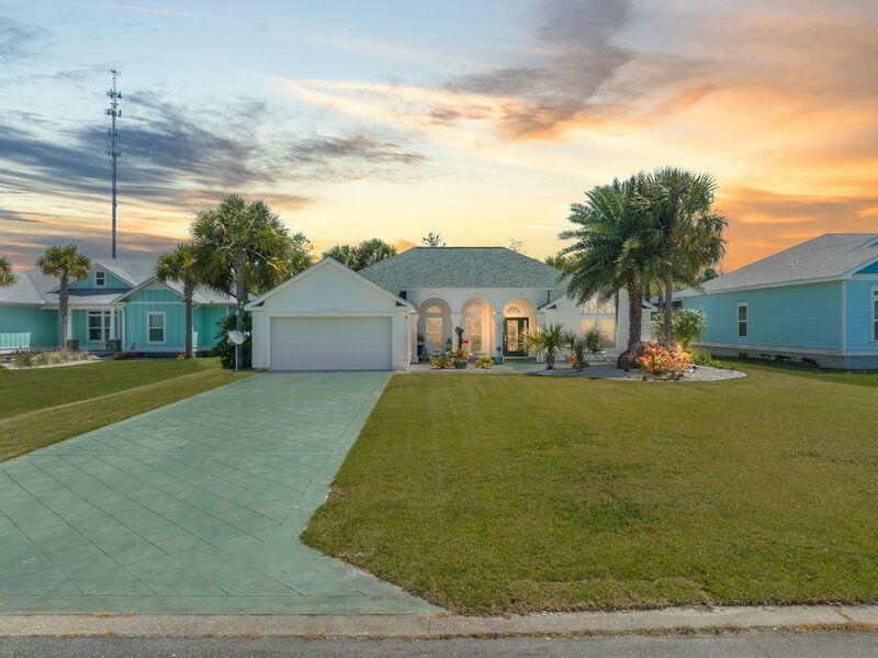 Property Photo:  108 Paradise Cove Boulevard  FL 32456 