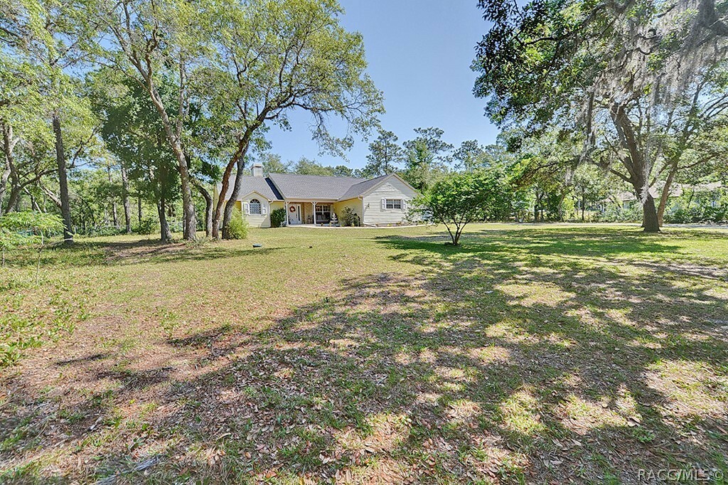 Property Photo:  1821 W Begonia Drive  FL 34465 