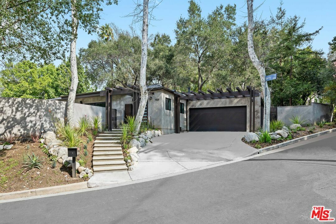 Property Photo:  3888   Berry Dr  CA 91604 