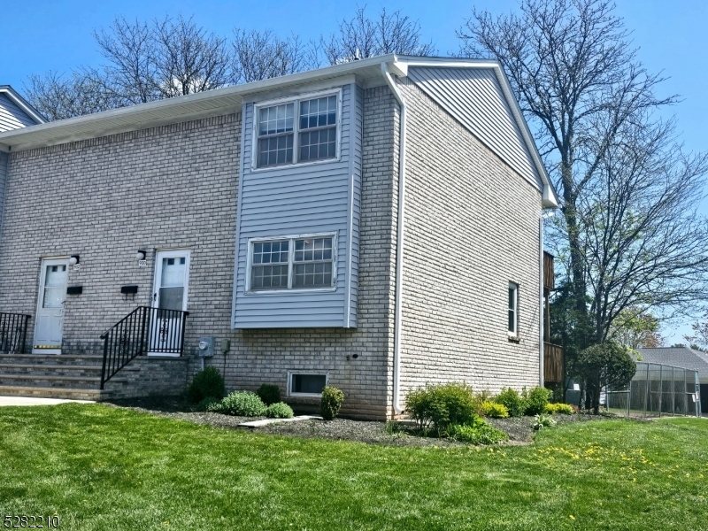Property Photo: 900 Robin Rd NJ 08844