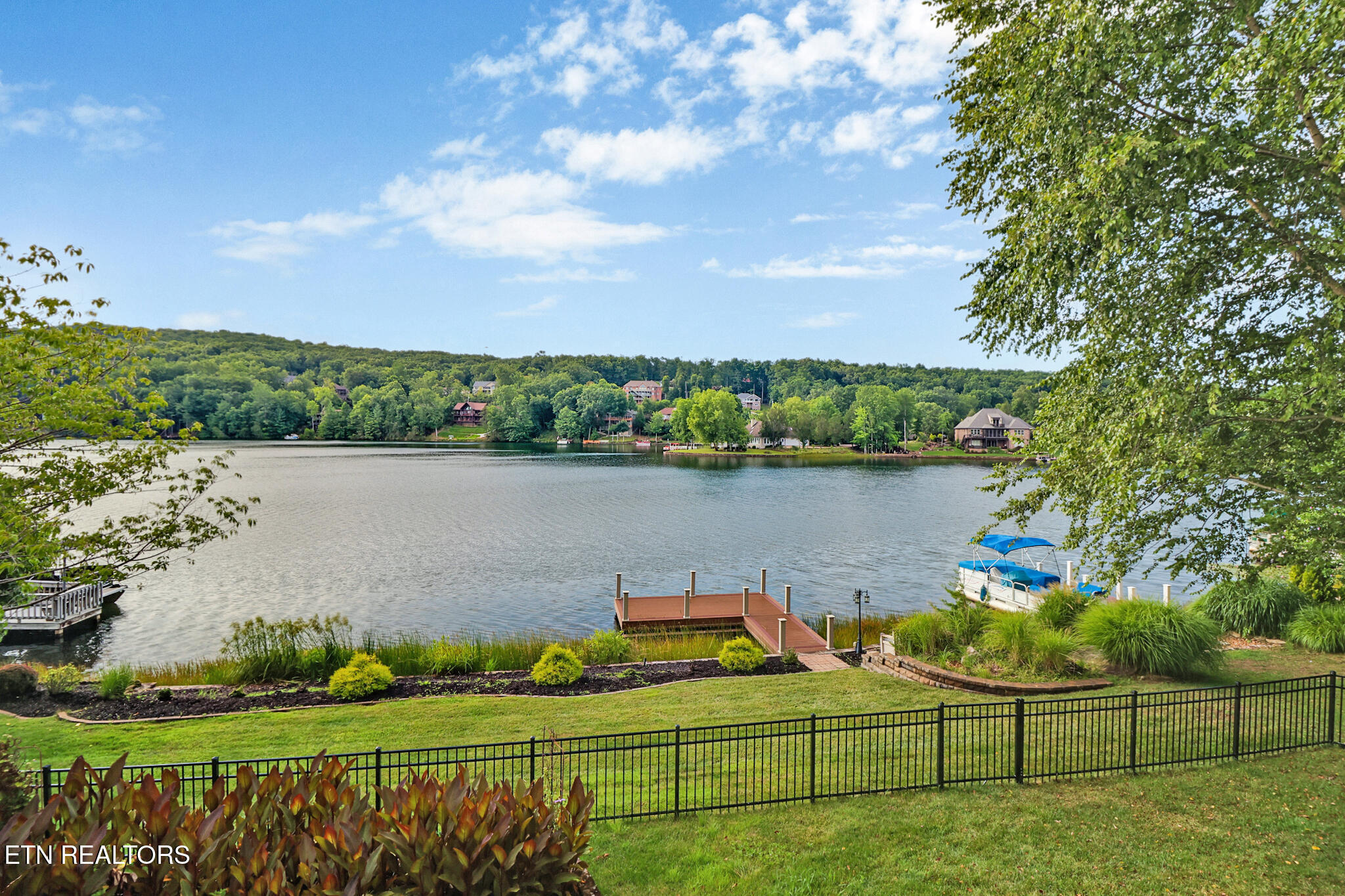 Property Photo: 21 Mariners Court TN 38558