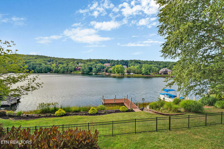 Property Photo: 21 Mariners Court TN 38558