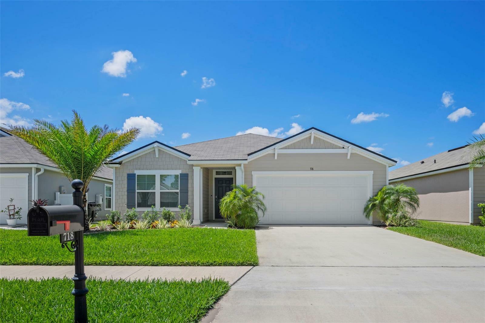Property Photo: 718 Grand Reserve Drive FL 32110