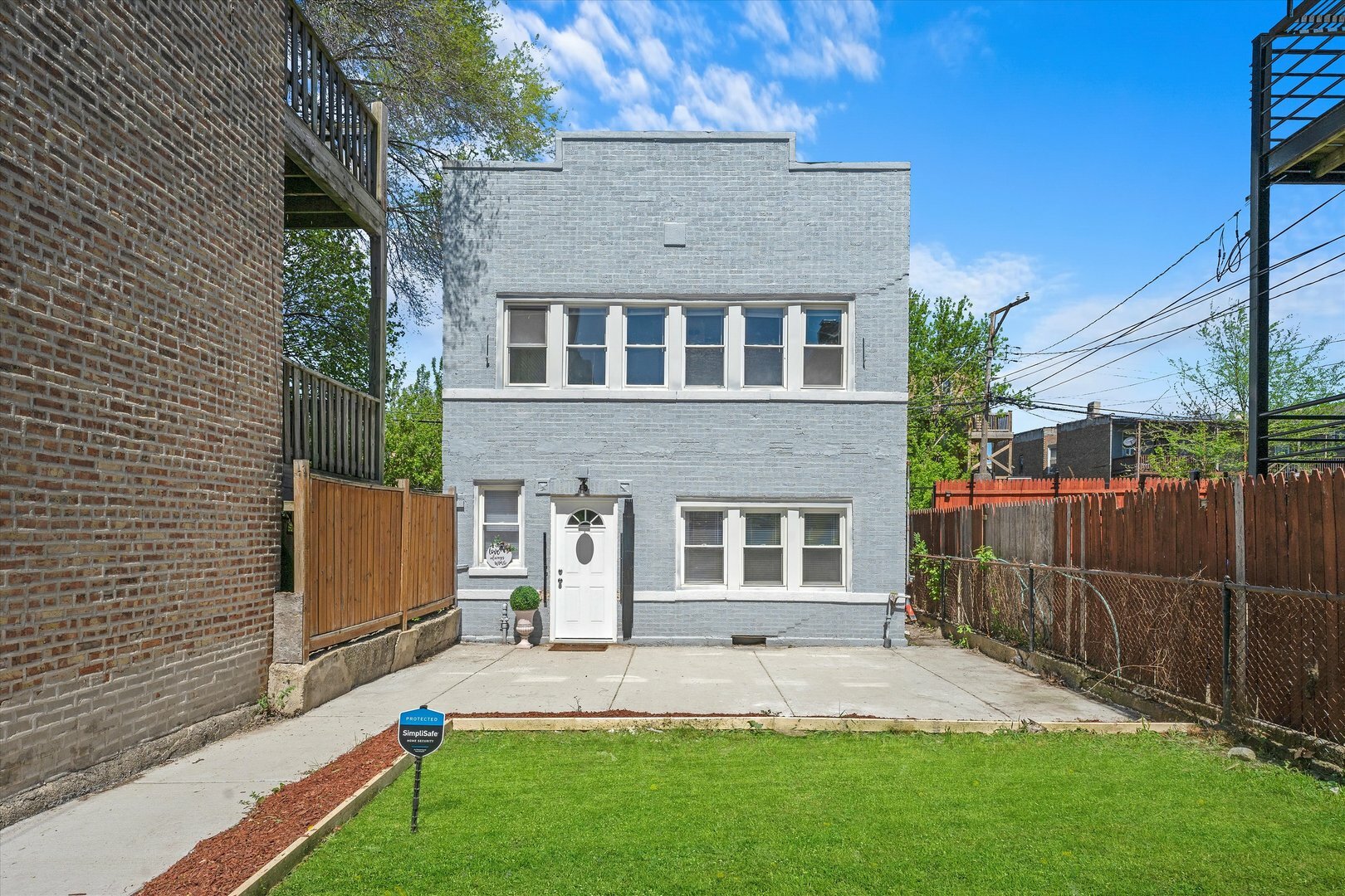 Property Photo: 3128 W Polk Street IL 60612
