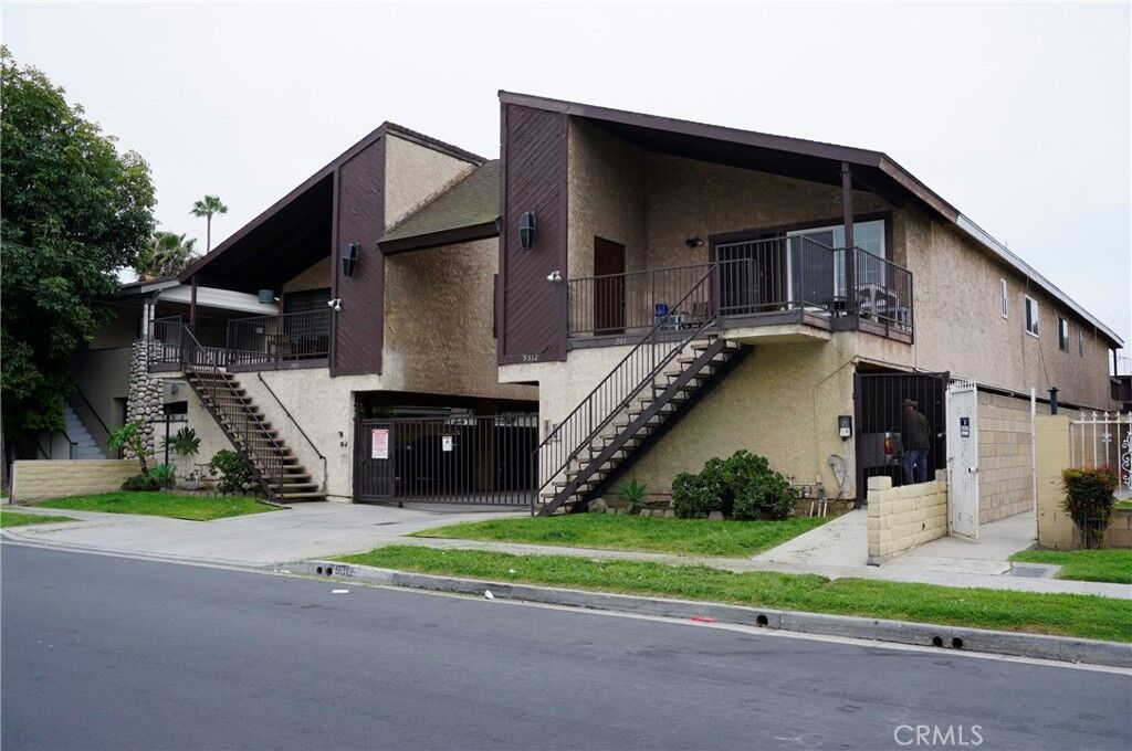 Property Photo:  9312 Palm Street 206  CA 90706 