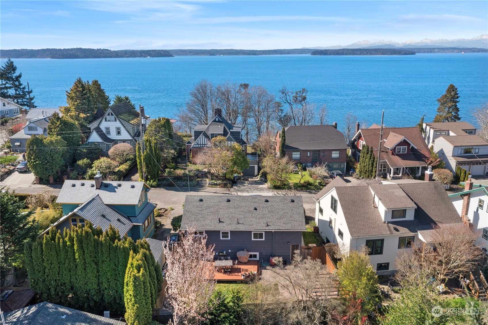 3 bed Seattle home for sale: 7236 Ledroit Court SW Seattle WA 98136 3 bed Seattle home for sale: 7236 Ledroit Court SW Seattle WA 98136