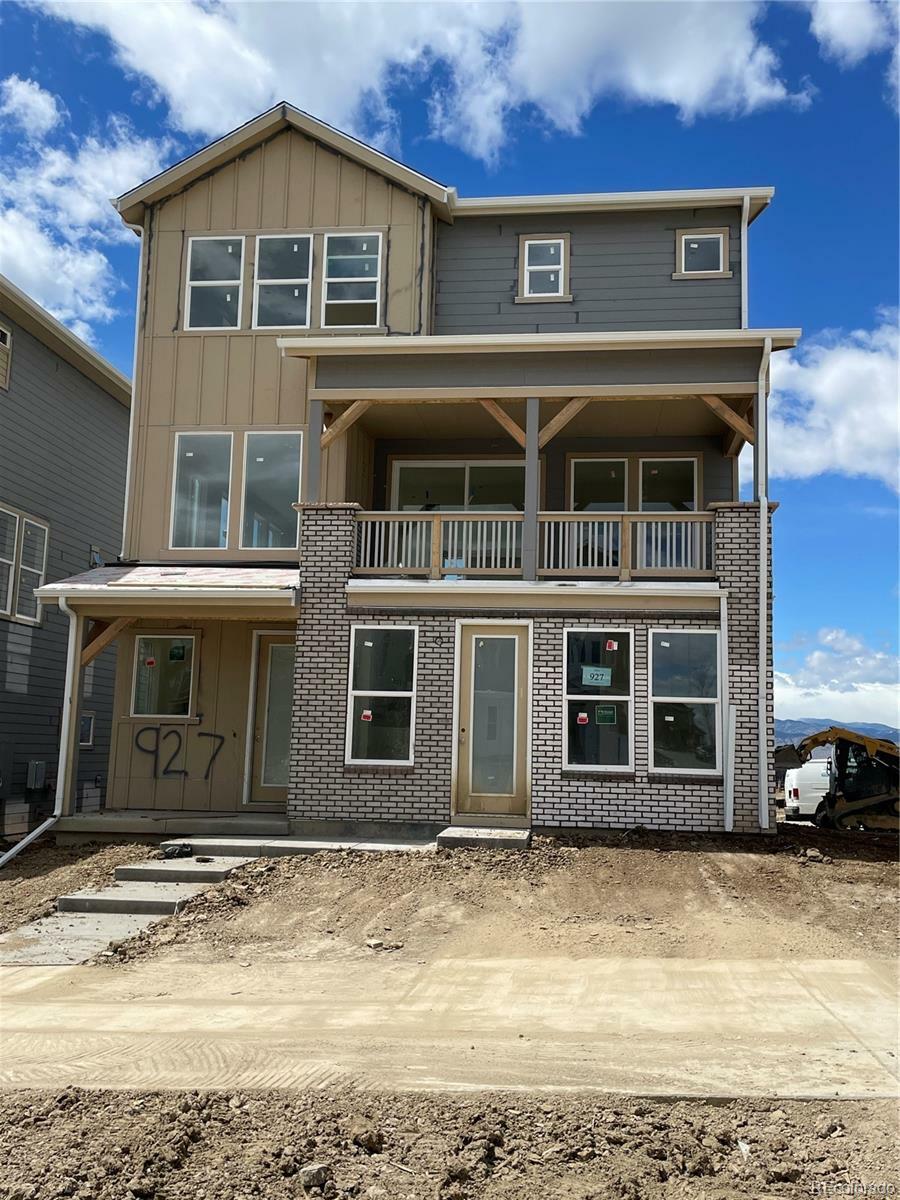 Property Photo:  927 Hearteye Trail  CO 80026 