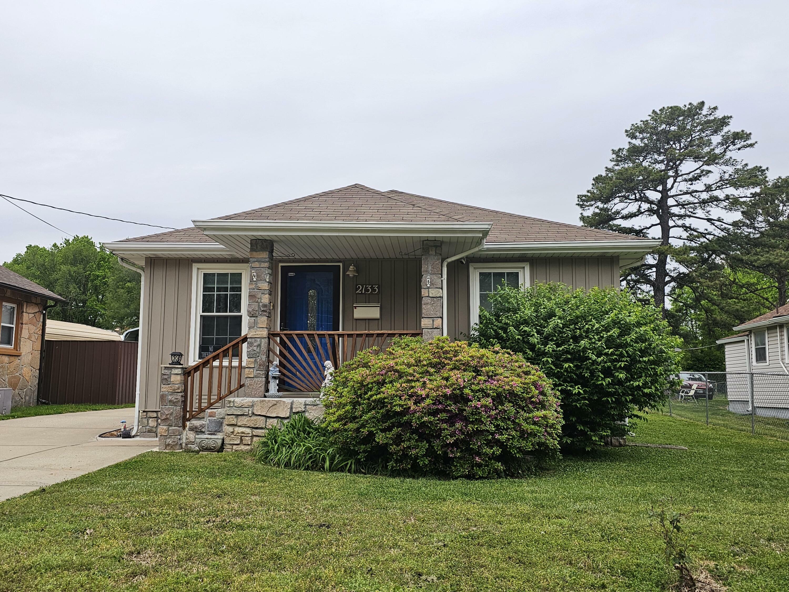 Property Photo: 2133 N Nettleton Avenue MO 65803