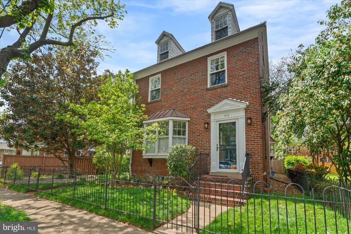 416 N Peyton Street  Alexandria VA 22314 photo
