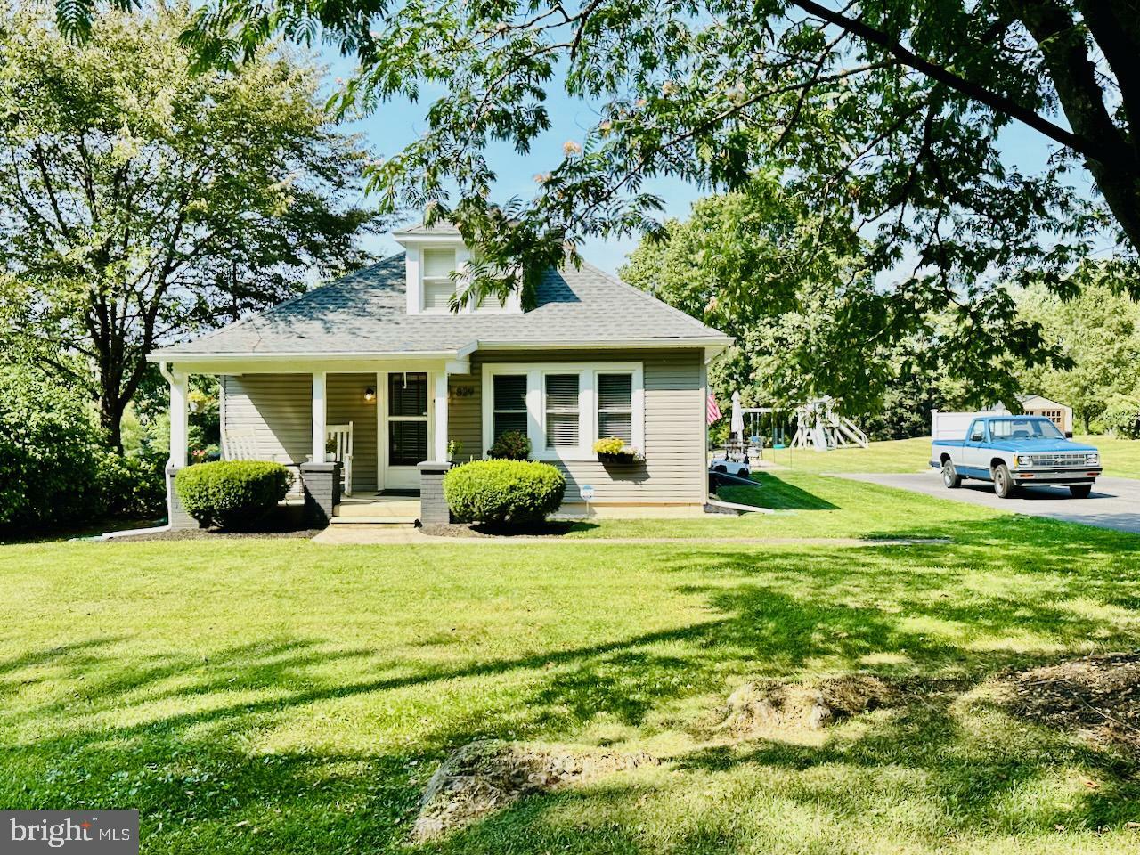829 W Louther Street  Carlisle PA 17013 photo