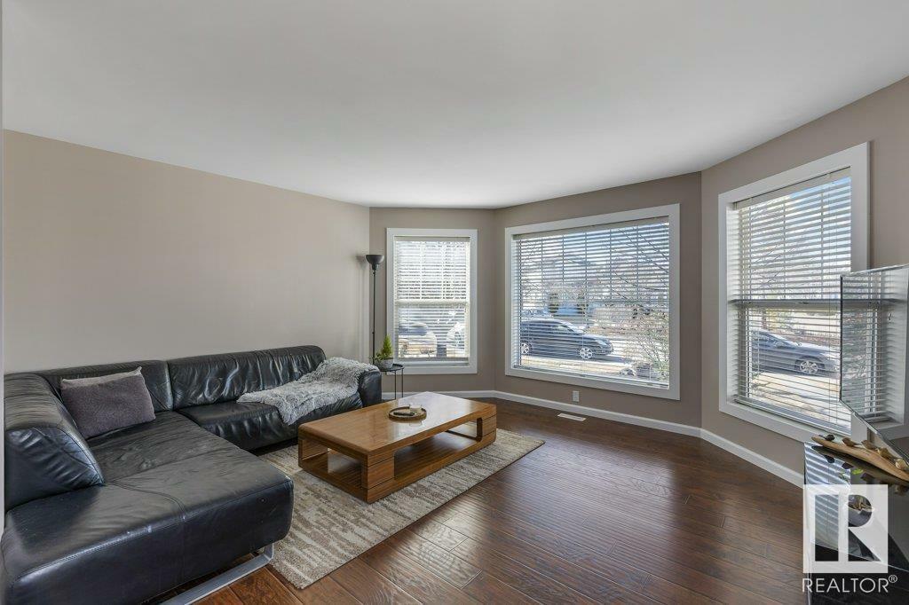 Property Photo:  1321 Grant Way NW  AB T5T 6M8 