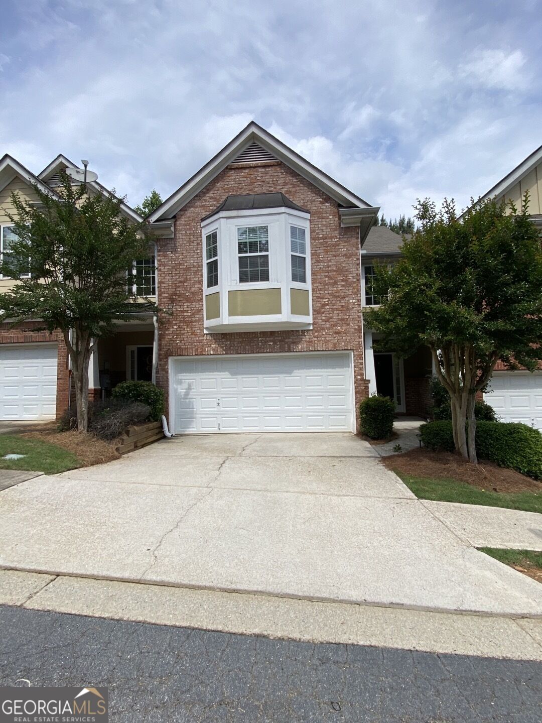 Property Photo: 304 Creek Manor Way GA 30024