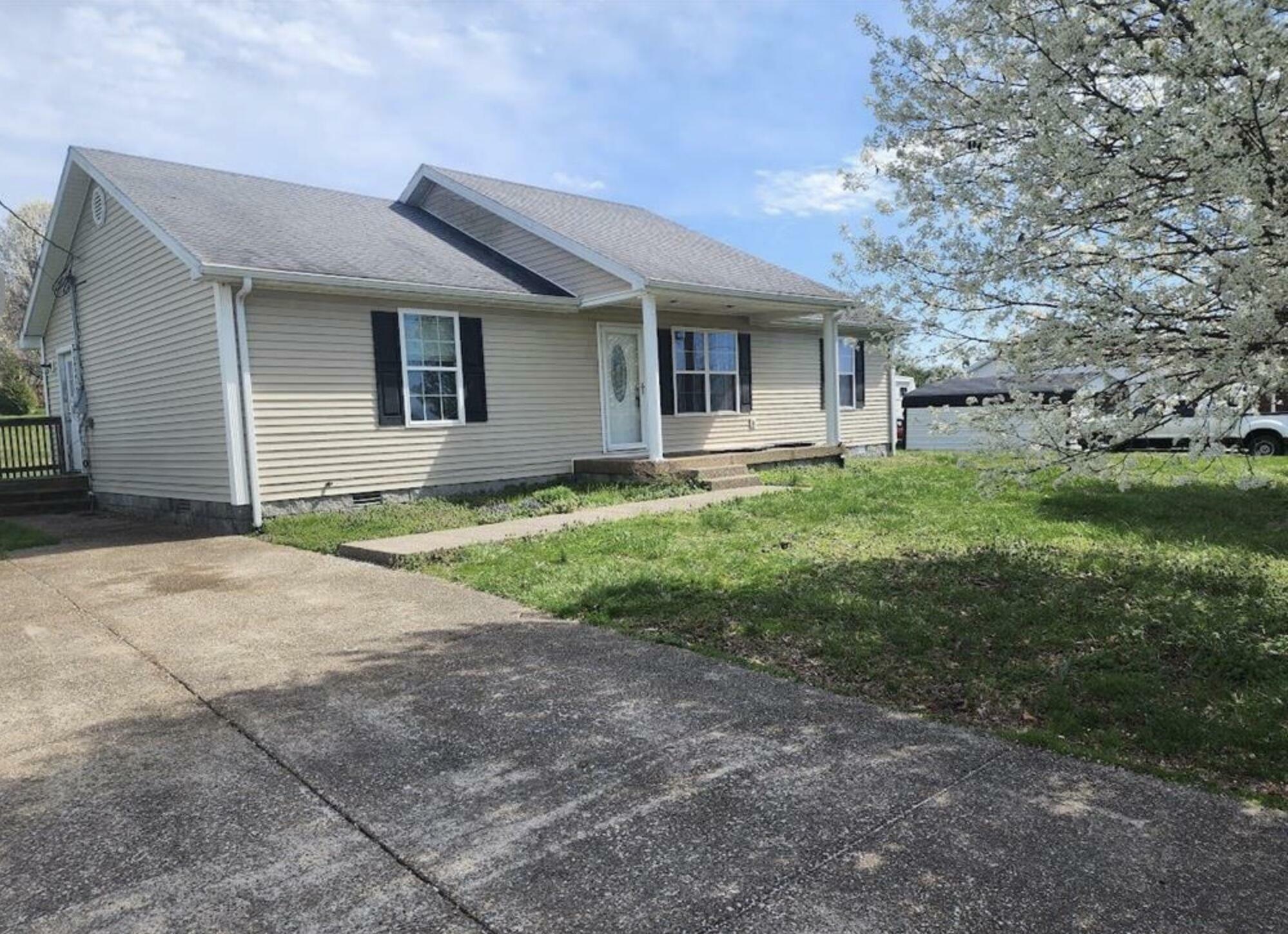 Property Photo:  39 Triple Oaks Drive  KY 42718 