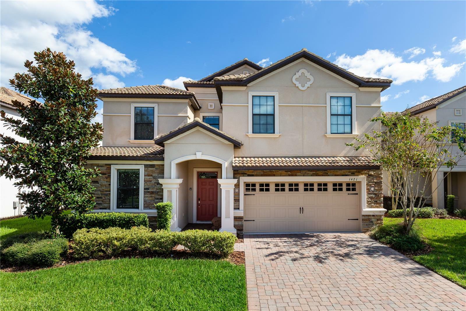 Property Photo:  1421 Wexford Way  FL 33896 