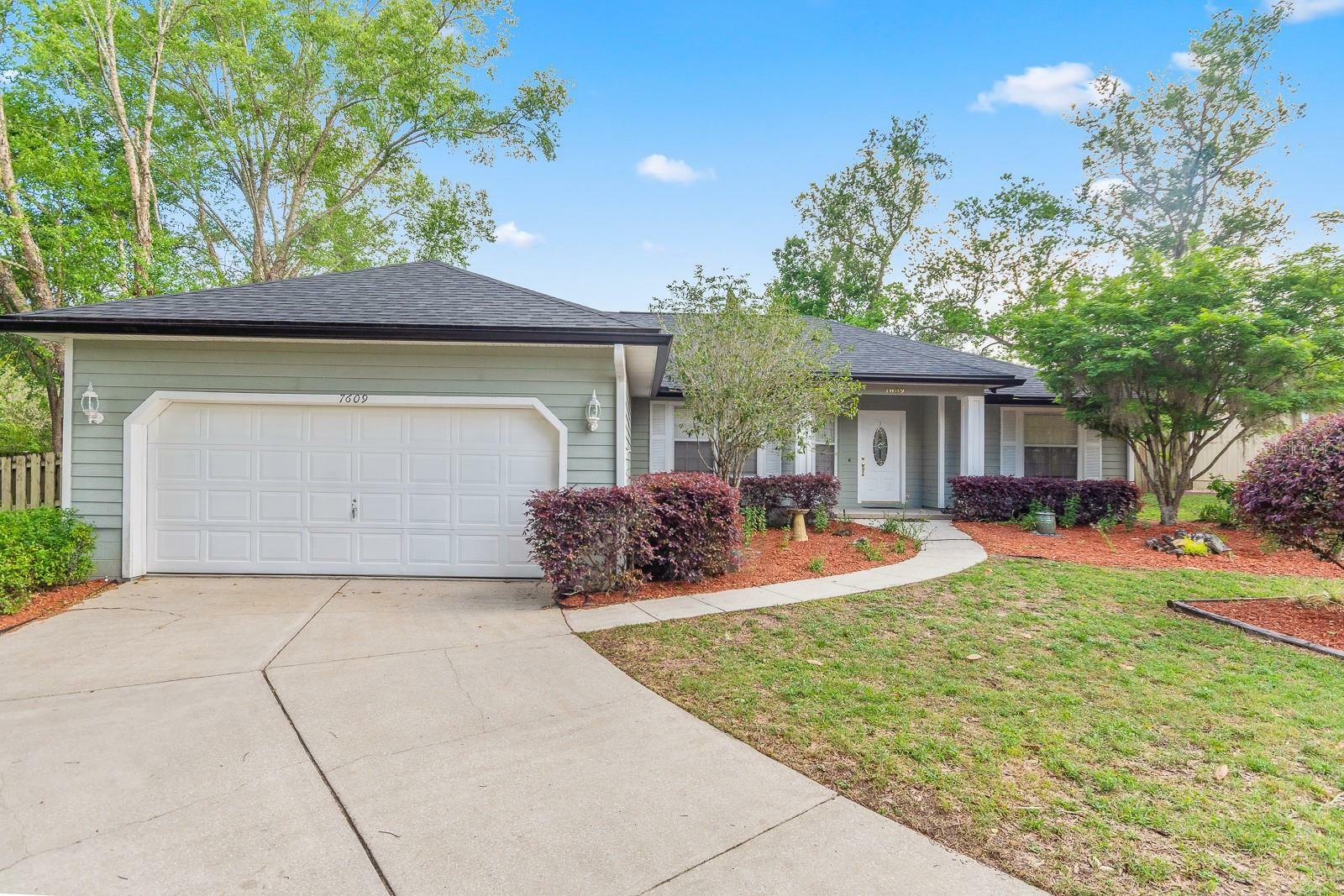 Property Photo: 7609 SW 50th Road FL 32608