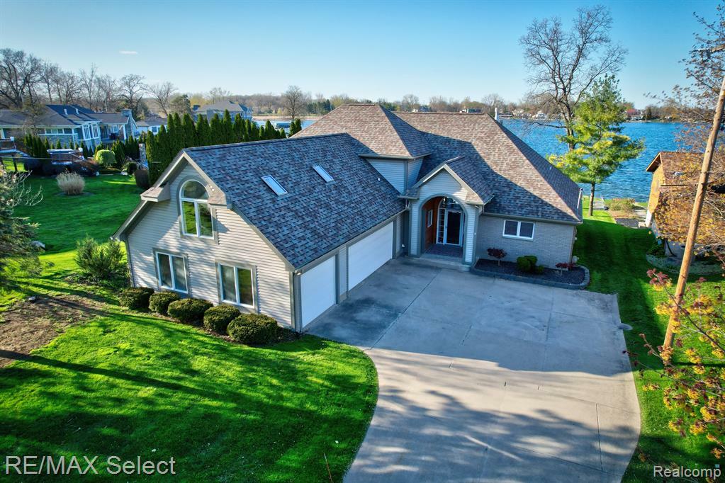 Property Photo: 2486 Cranewood Drive MI 48430 1049