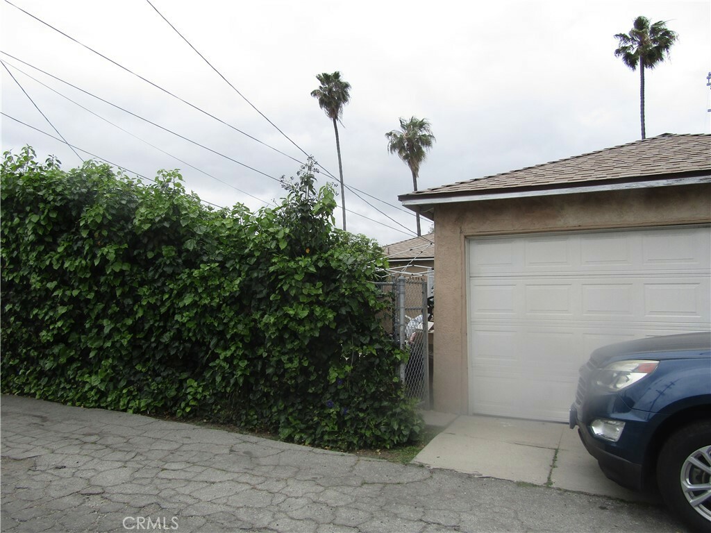 Property Photo:  116 W 120th Street  CA 90061 