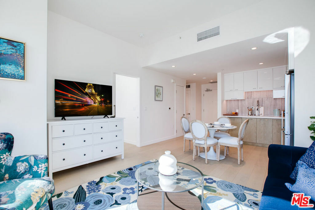 Property Photo:  400 S Broadway 1107  CA 90013 