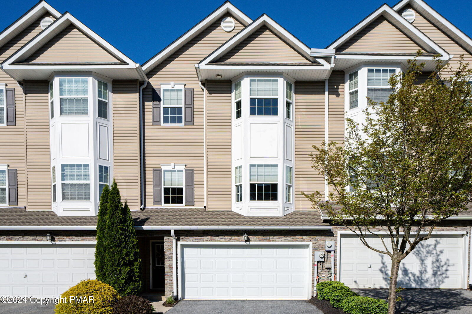 Property Photo:  2255 Rising Hill Road  PA 18052 