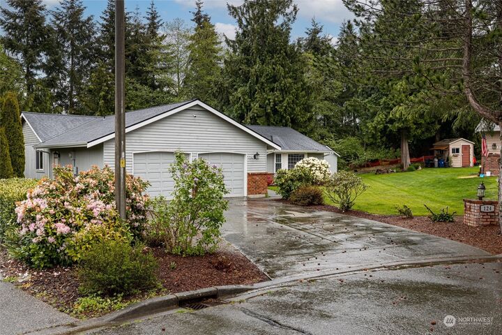Property Photo: 124 Cedarwood Place WA 98273