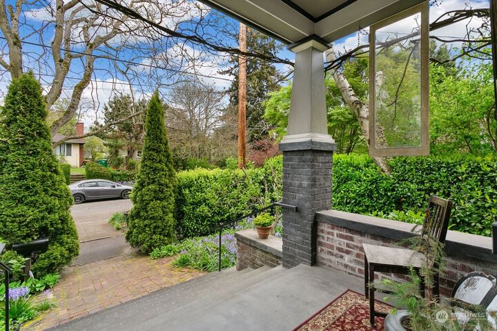 Property Photo: 1323 13th Avenue S WA 98144