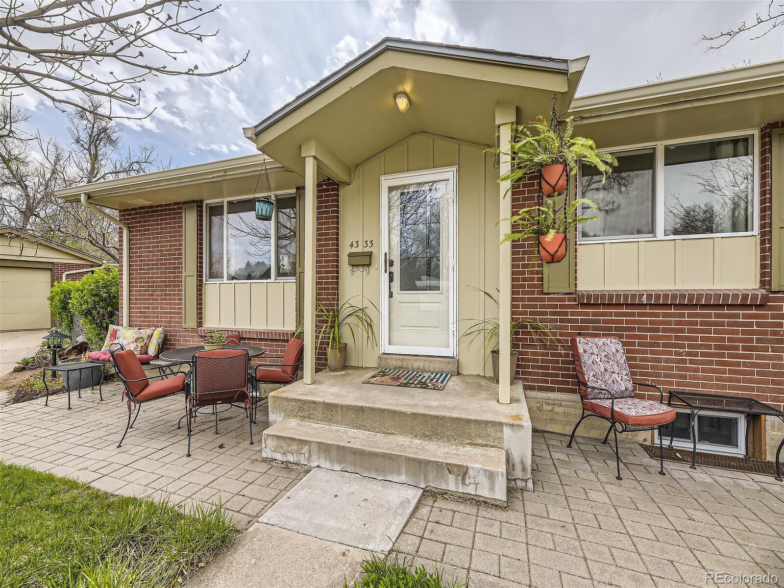 Property Photo:  4333 S Jason Street  CO 80110 