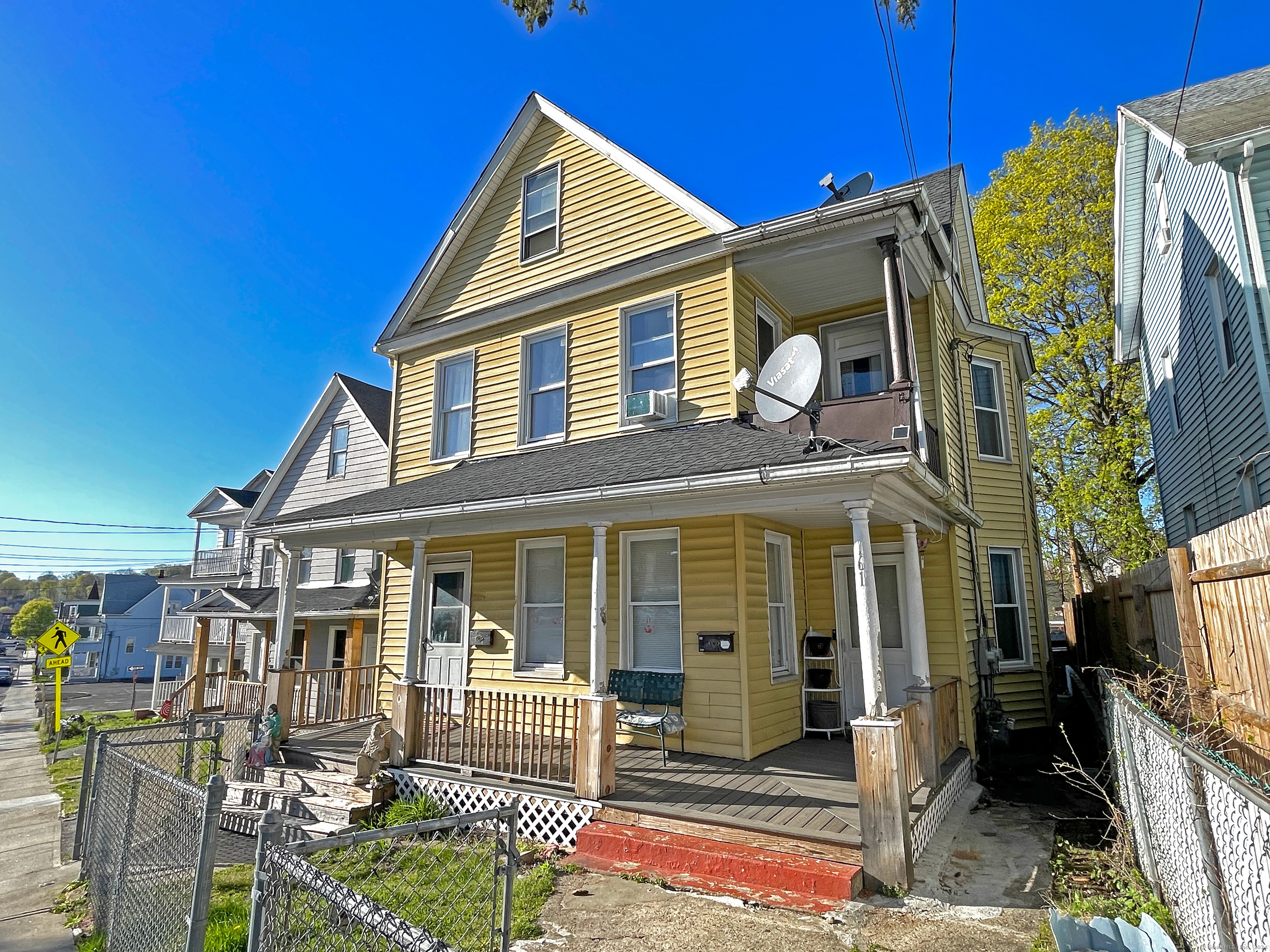 Property Photo:  161 East Farm Street  CT 06704 