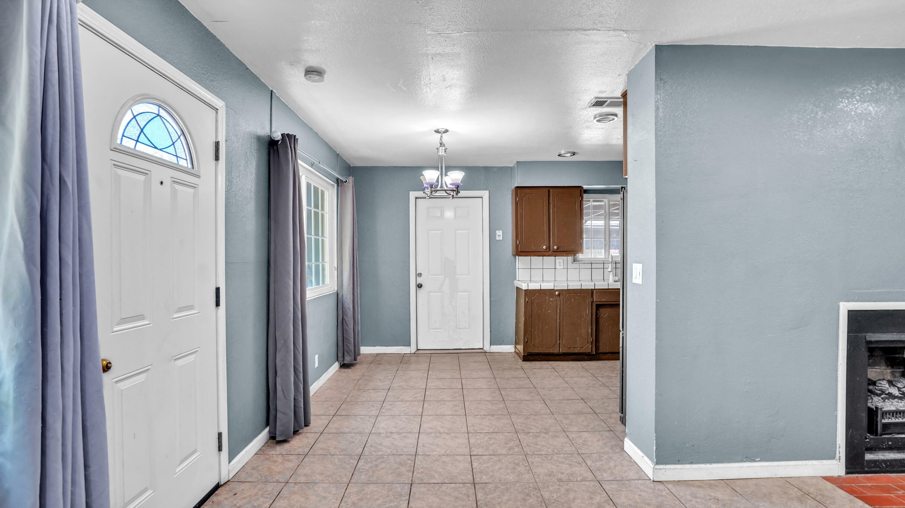 Property Photo:  184 N Brundage Avenue  CA 93223 