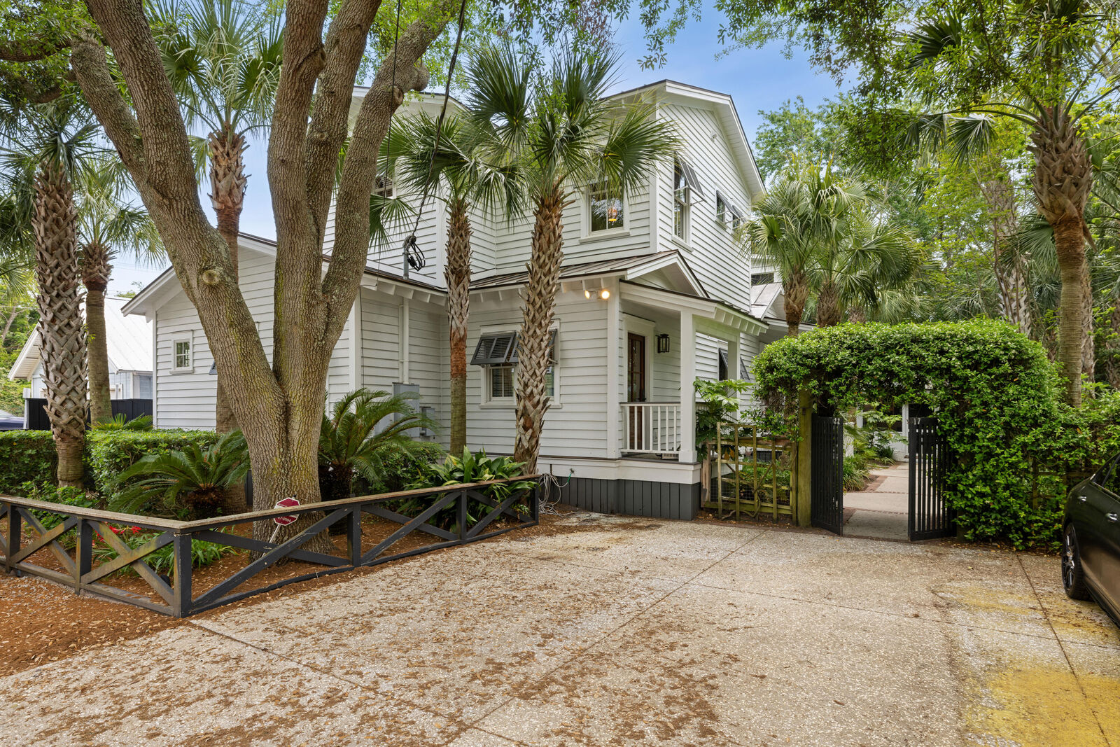 Property Photo:  2217 Myrtle Avenue  SC 29482 