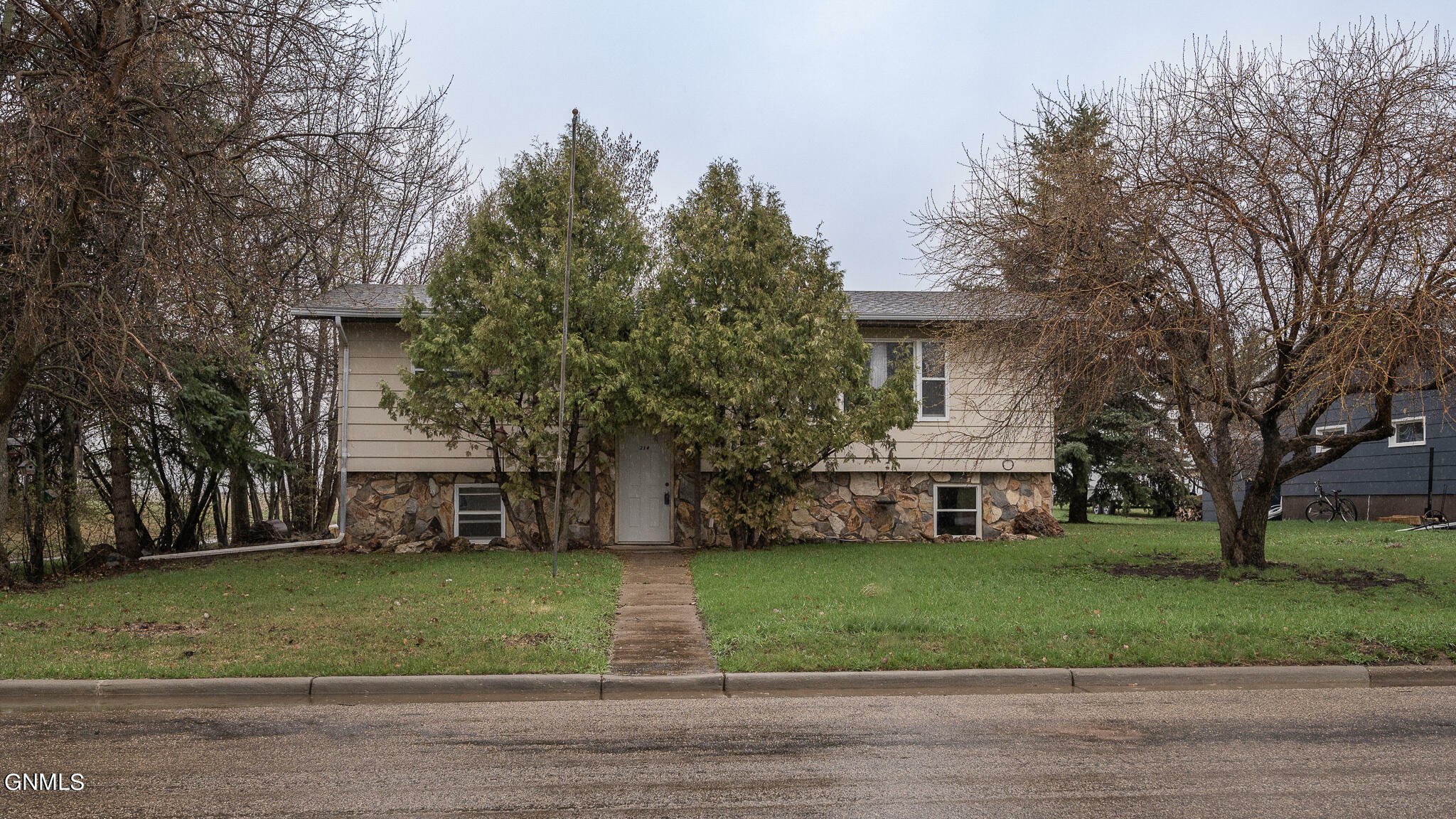 Property Photo:  214 8th Street N  ND 58563 