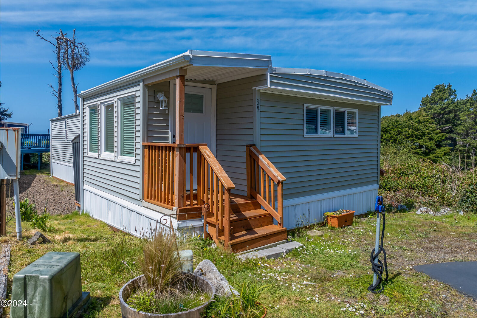 Property Photo: 4875 N Hwy 101 39 OR 97341