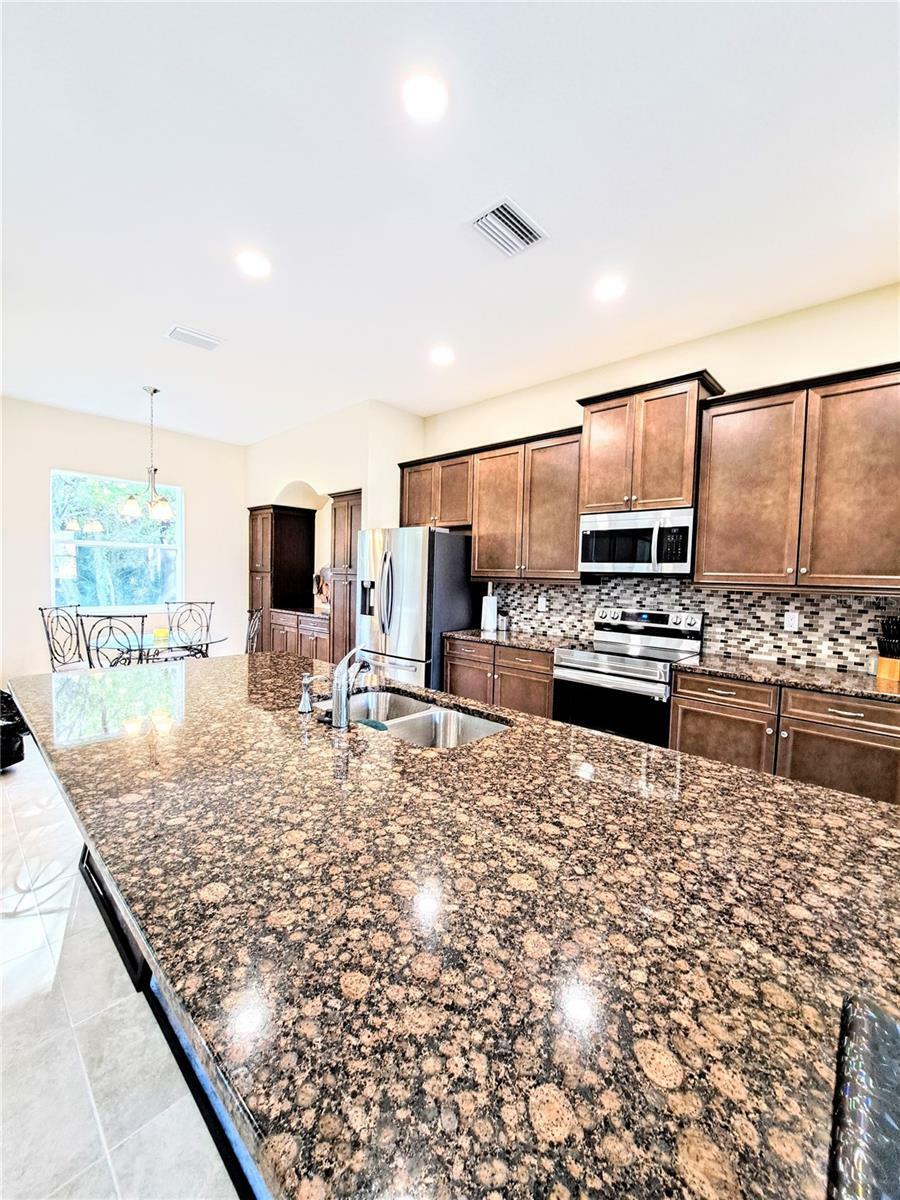 Property Photo:  6 Parkview Circle  FL 32137 