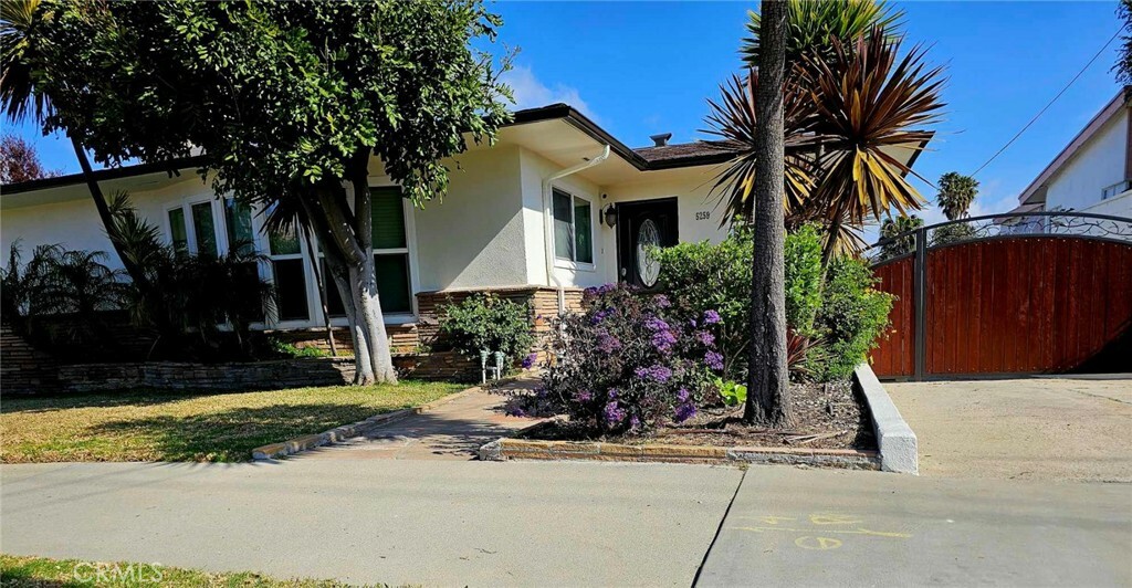 Property Photo:  5259 Angeles Vista Boulevard  CA 90043 