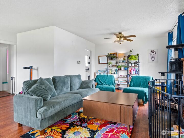 Property Photo:  2219 E 4th Ave  WA 98362 