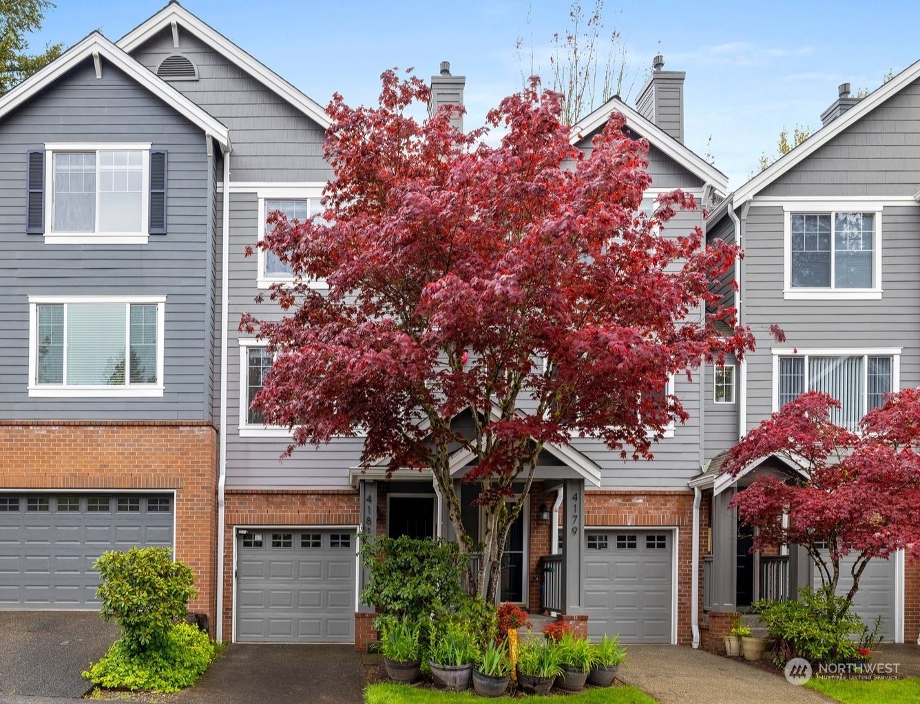 Property Photo: 4181 248th Court SE 10 WA 98029