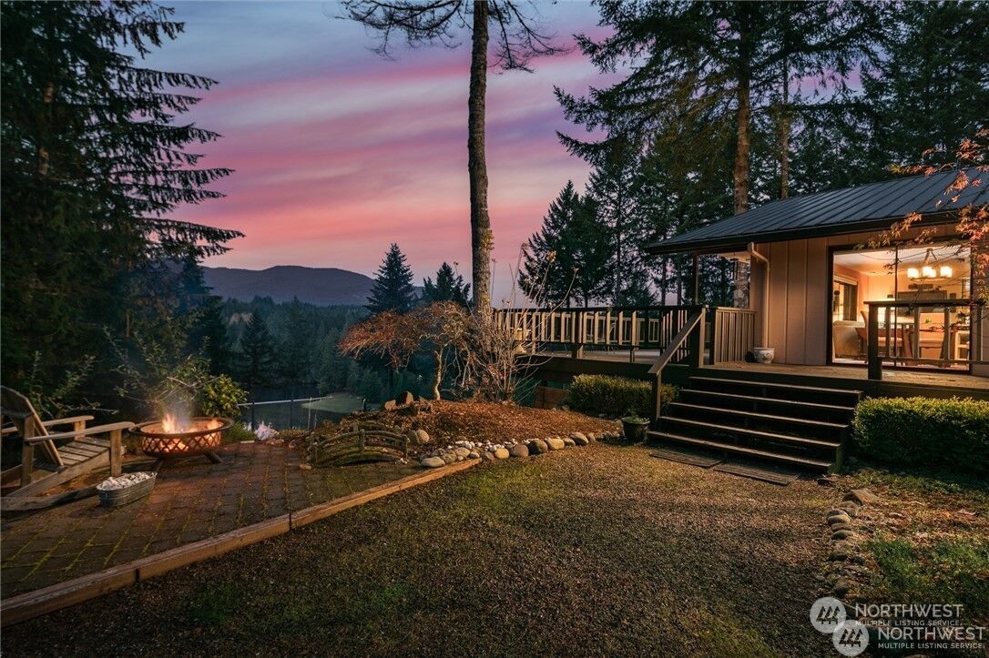 Home for sale in Hoodsport 430 N Kokanee Ridge Drive, Hoodsport, WA 98548