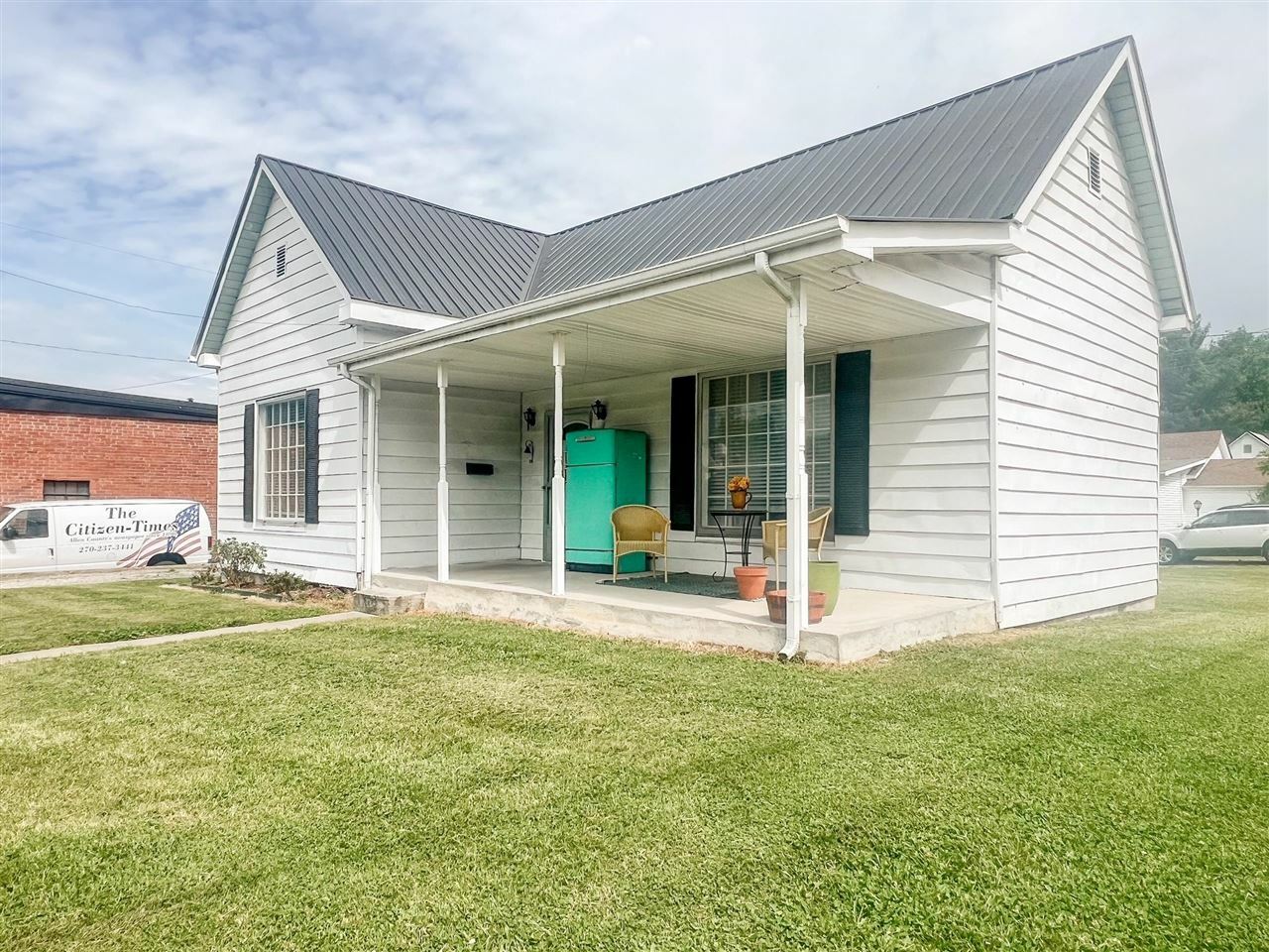 Property Photo:  615 E Main Street  KY 42164 