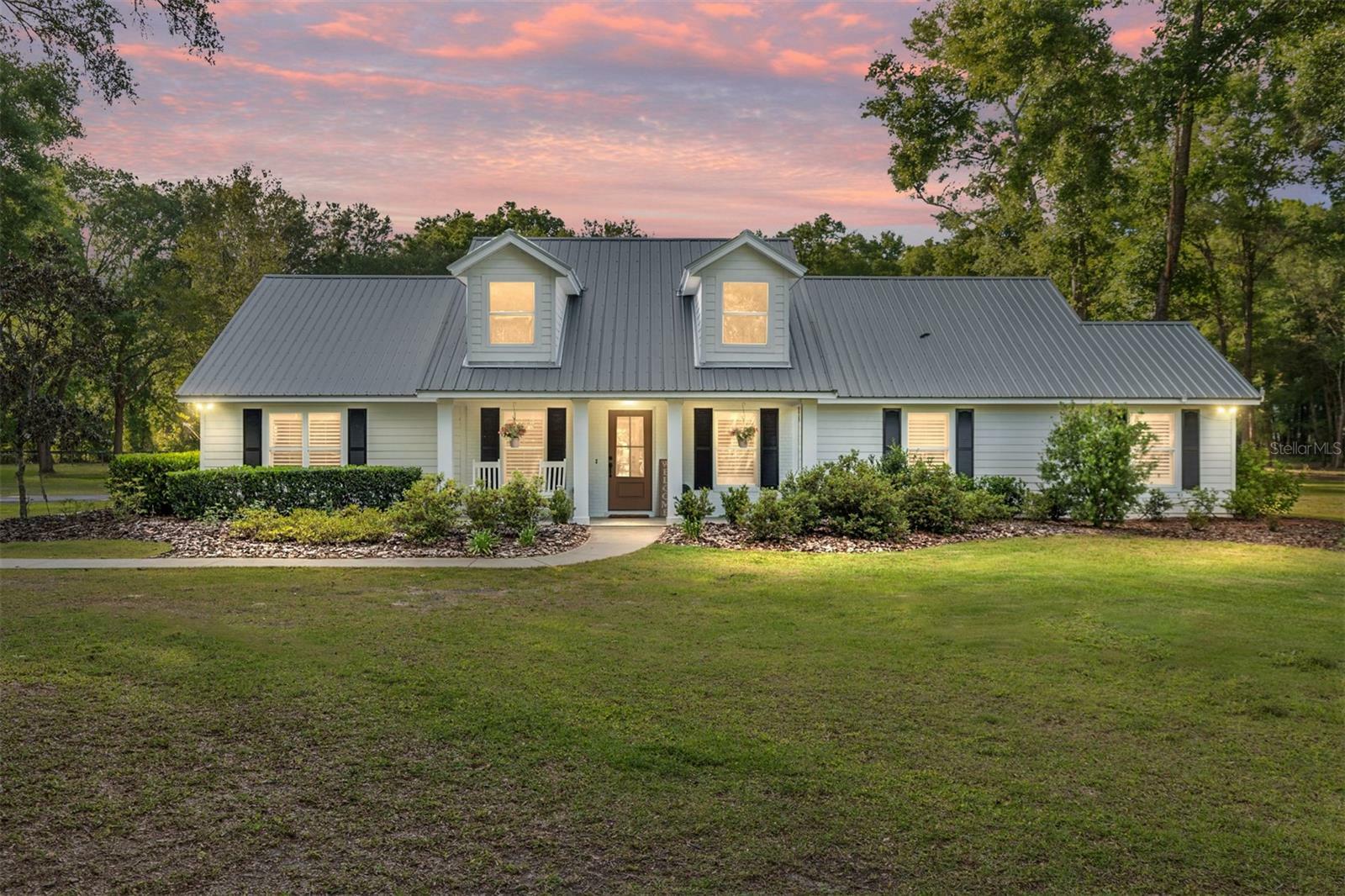 Property Photo: 4240 SW 182 Drive FL 32669