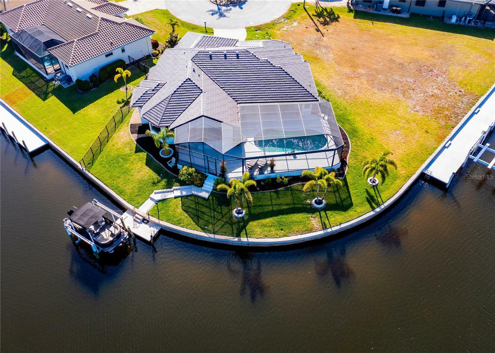 Property Photo:  1256 Eider Court  FL 33950 