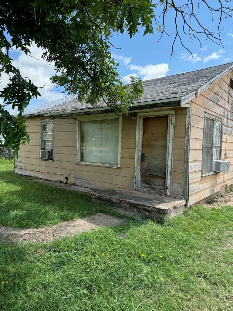 Property Photo:  621 Fm 2887  TX 76821 