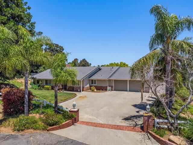 Property Photo:  2515 Olive Hill Lane  CA 92028 