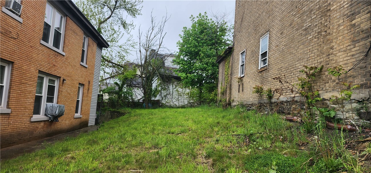 Property Photo:  1610 Arlington Street  PA 15065 