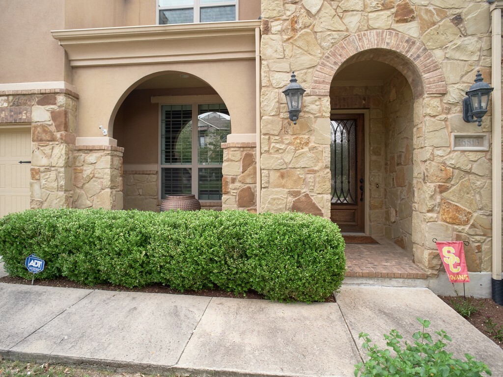 Property Photo:  16813 Broomweed Cove  TX 78738 