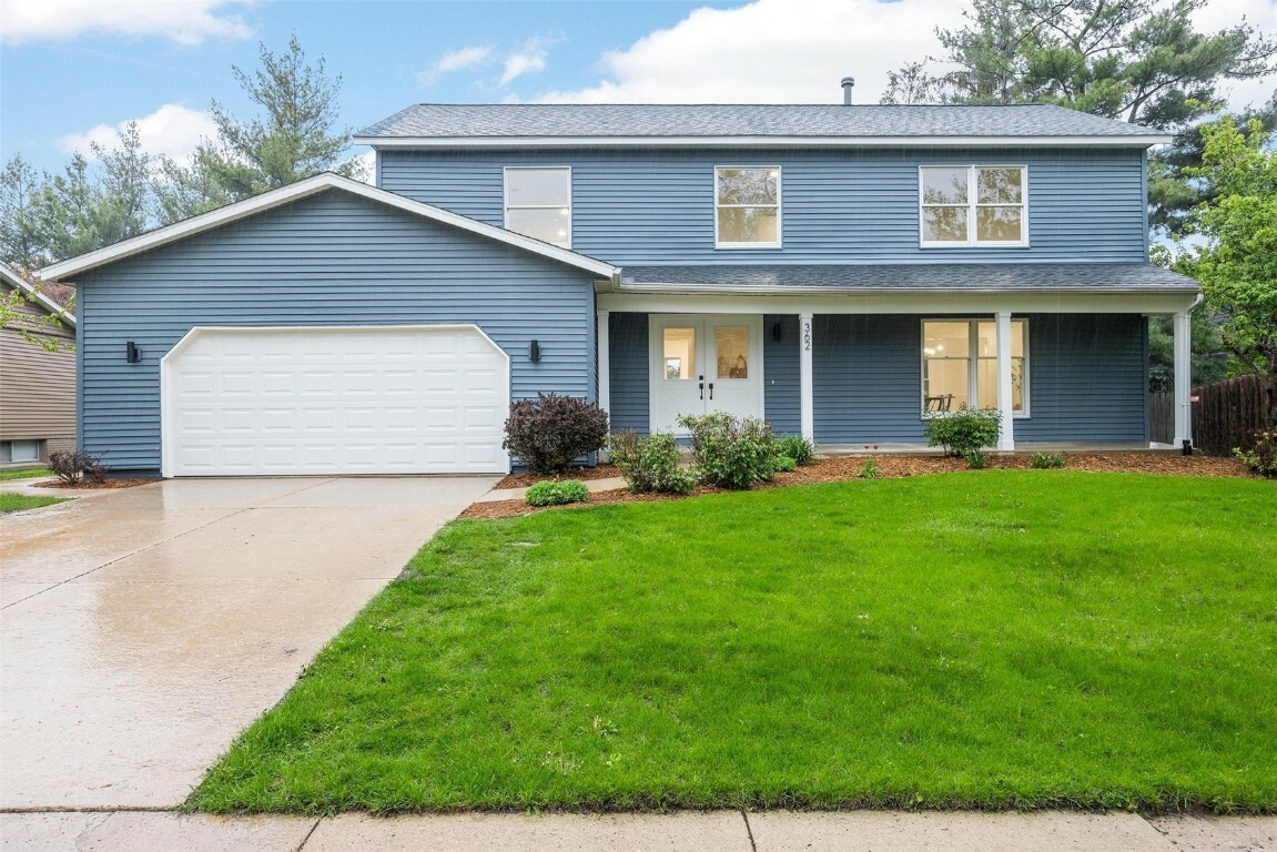 Property Photo: 362 Cambridge Drive NE IA 52402